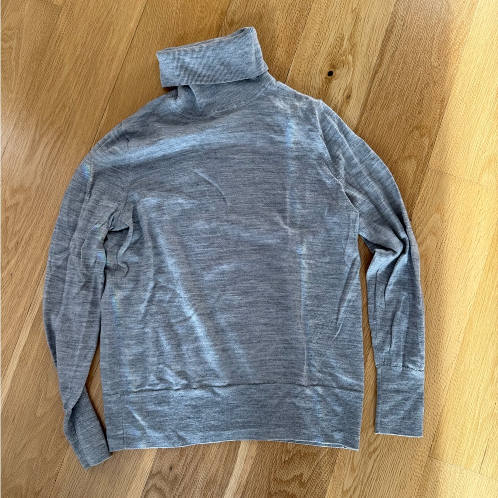 100% Merino Wool GAP Women’s Lightweight Turtleneck